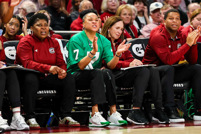 Dawn Staley directs her team against the Kentucky Wildcats in the second half (15th Jan., 2024)